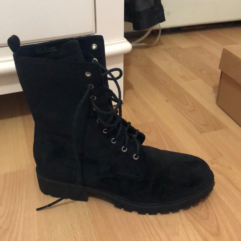 black velvet lace up combat boots from forever 21
